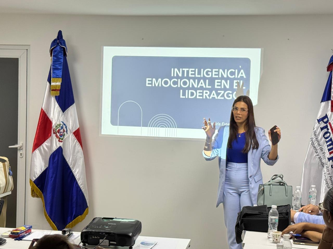 Imparten taller “Inteligencia Emocional y Liderazgo” a emprendedores
